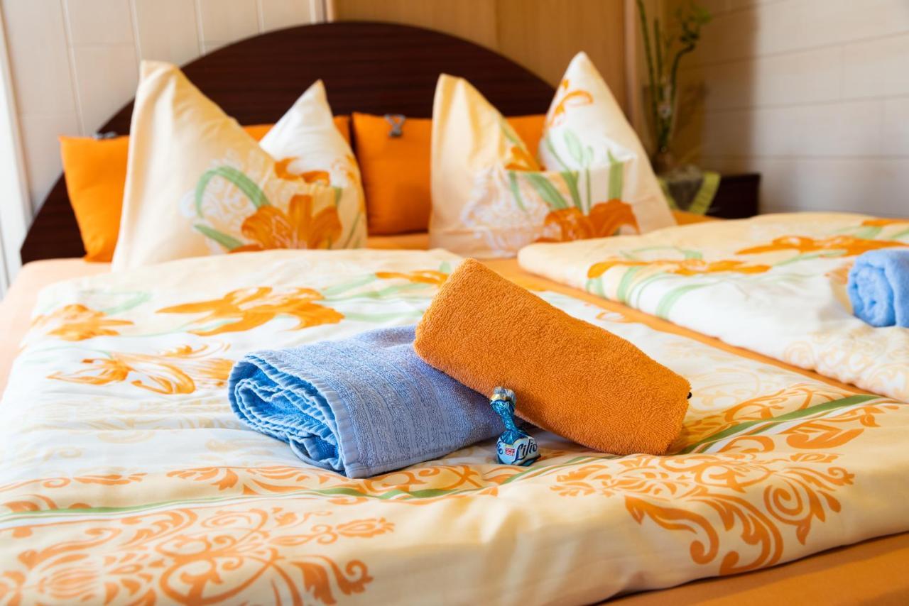 Pension Zur Krone Martinfeld ภายนอก รูปภาพ